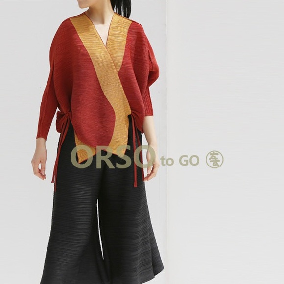 Elegant Red and Yellow Plisse pleats Wrap Cardigan - Picture 4 of 10